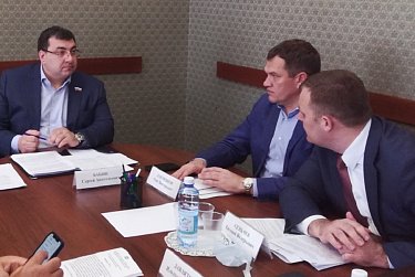 Депутаты поддержат уязвимые отрасли новыми льготами 